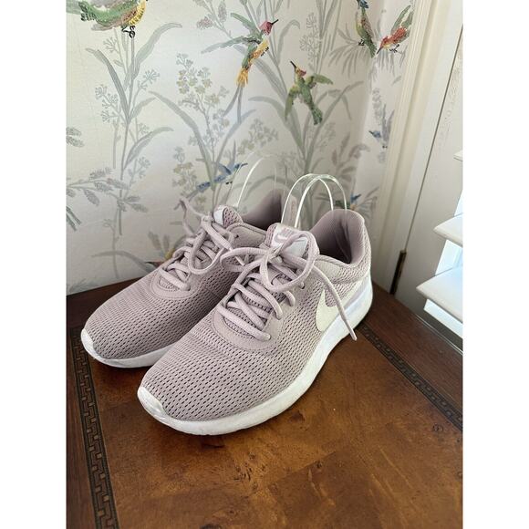 Size 7 - Nike Tanjun Lilac 2017 - 812655-605 - Picture 1 of 9